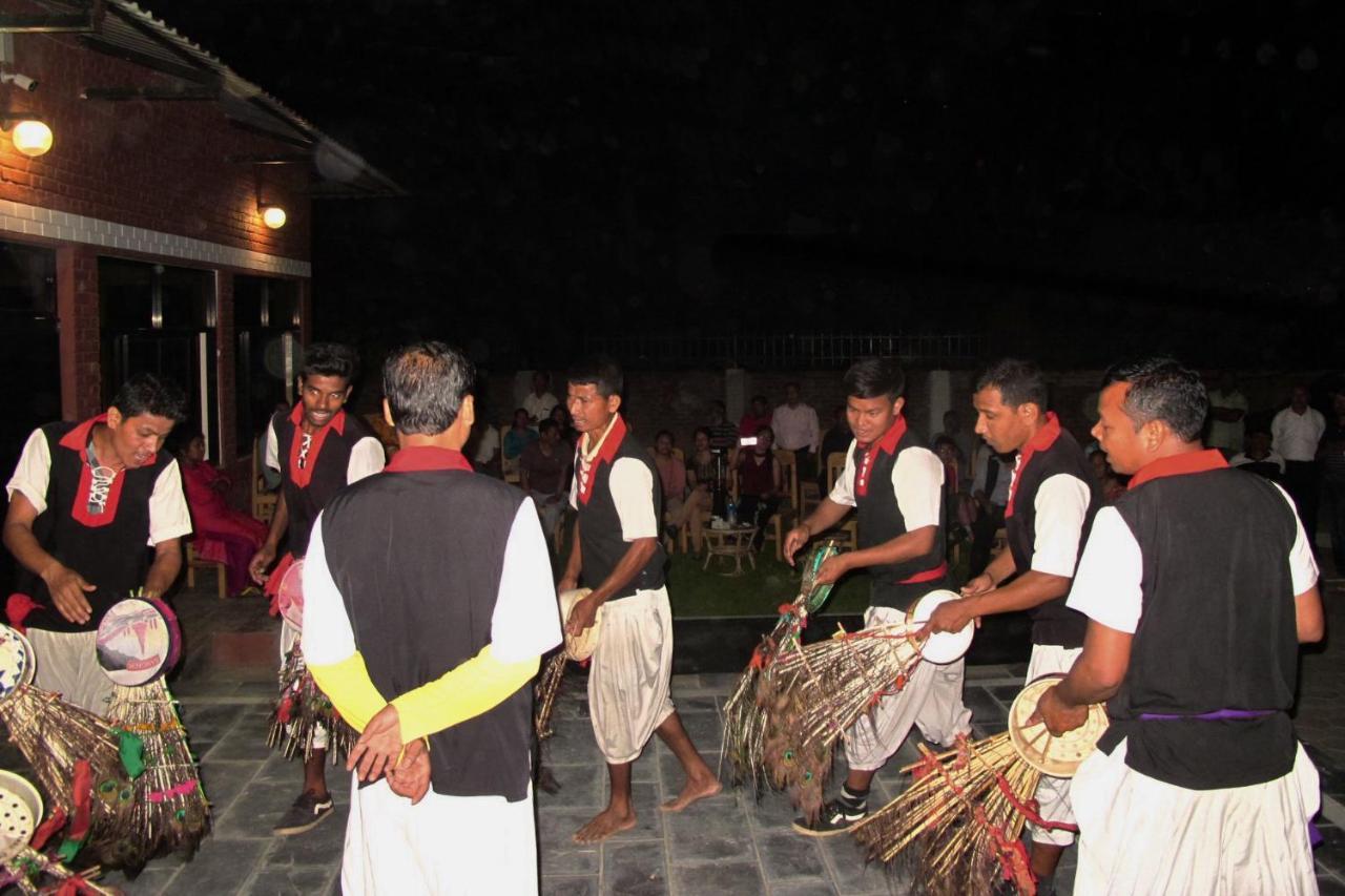 Hotel Vision Safari Pvt Ltd Sauraha Zewnętrze zdjęcie