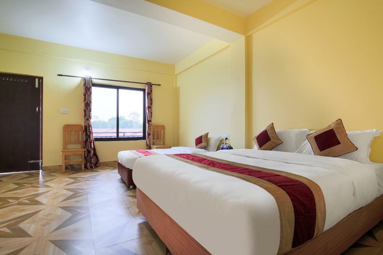 Hotel Vision Safari Pvt Ltd Sauraha Zewnętrze zdjęcie