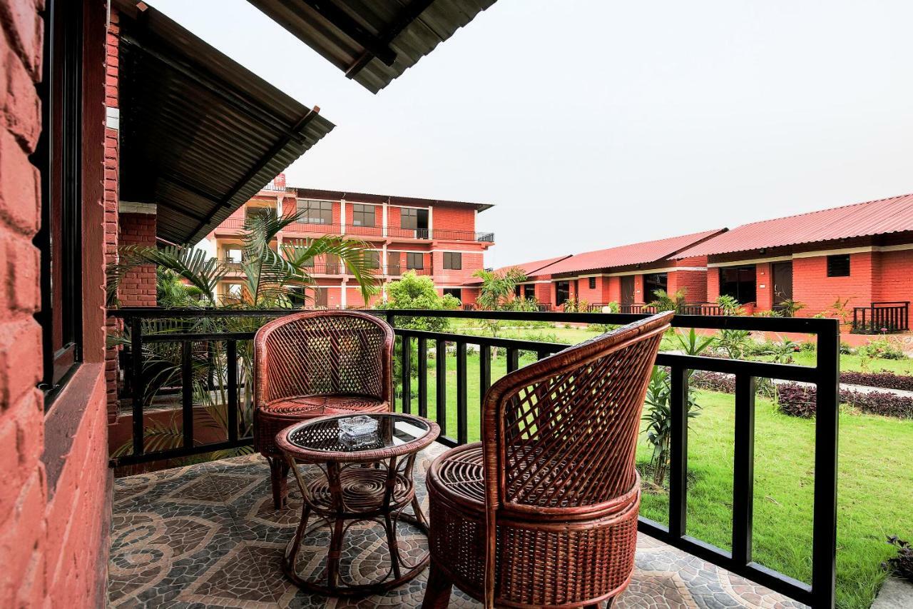 Hotel Vision Safari Pvt Ltd Sauraha Zewnętrze zdjęcie