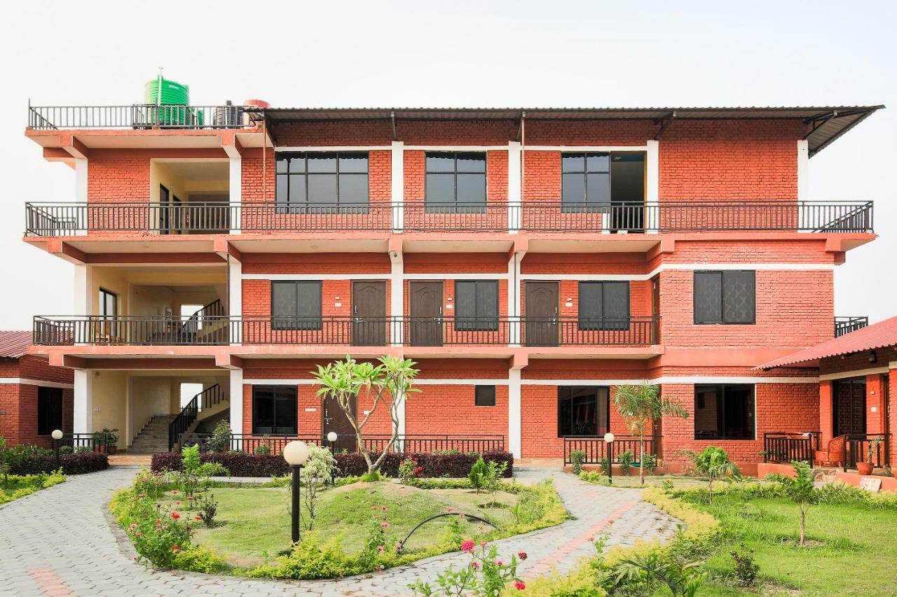 Hotel Vision Safari Pvt Ltd Sauraha Zewnętrze zdjęcie